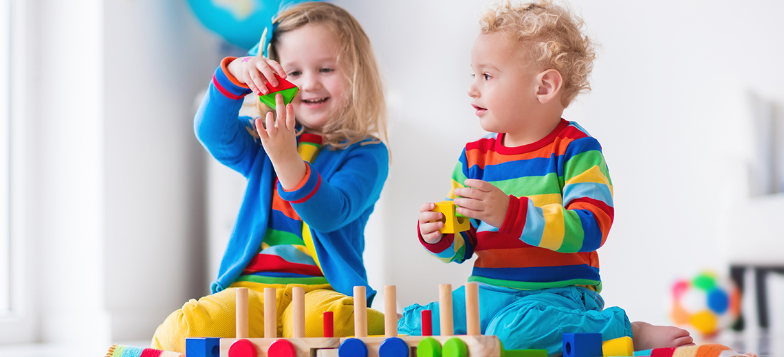 8 Tips to Encourage Play Between Siblings