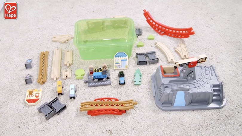 Railway Bucket-Builder-Set by Hape International Inc.